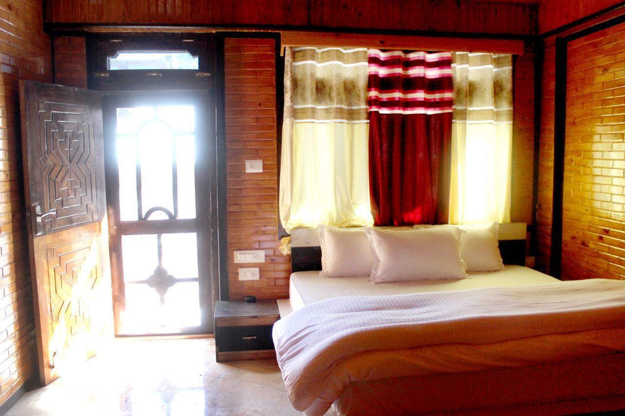 Hotel Uttarayan Sāngla Zewnętrze zdjęcie